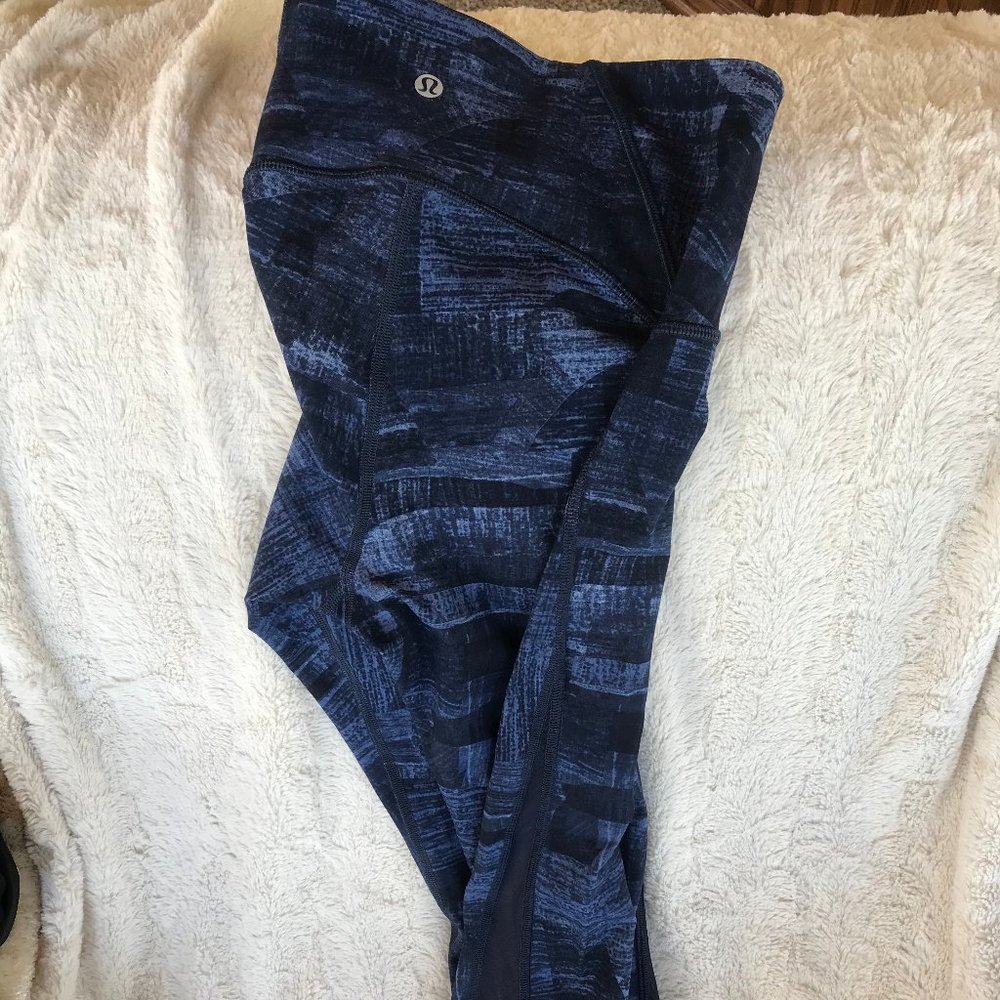 Lululemon Luxtreme Cropped Size 6